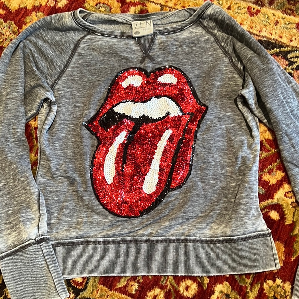 Beautiful light weight sweatshirt with Rolling Stones sequin tongue. BRAND NEW